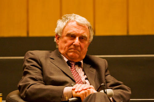 Das Übergangskonzil wählte 1969 den Diplomphysiker und Soziologen Rolf Kreibich zum ersten Präsidenten der Freien Universität