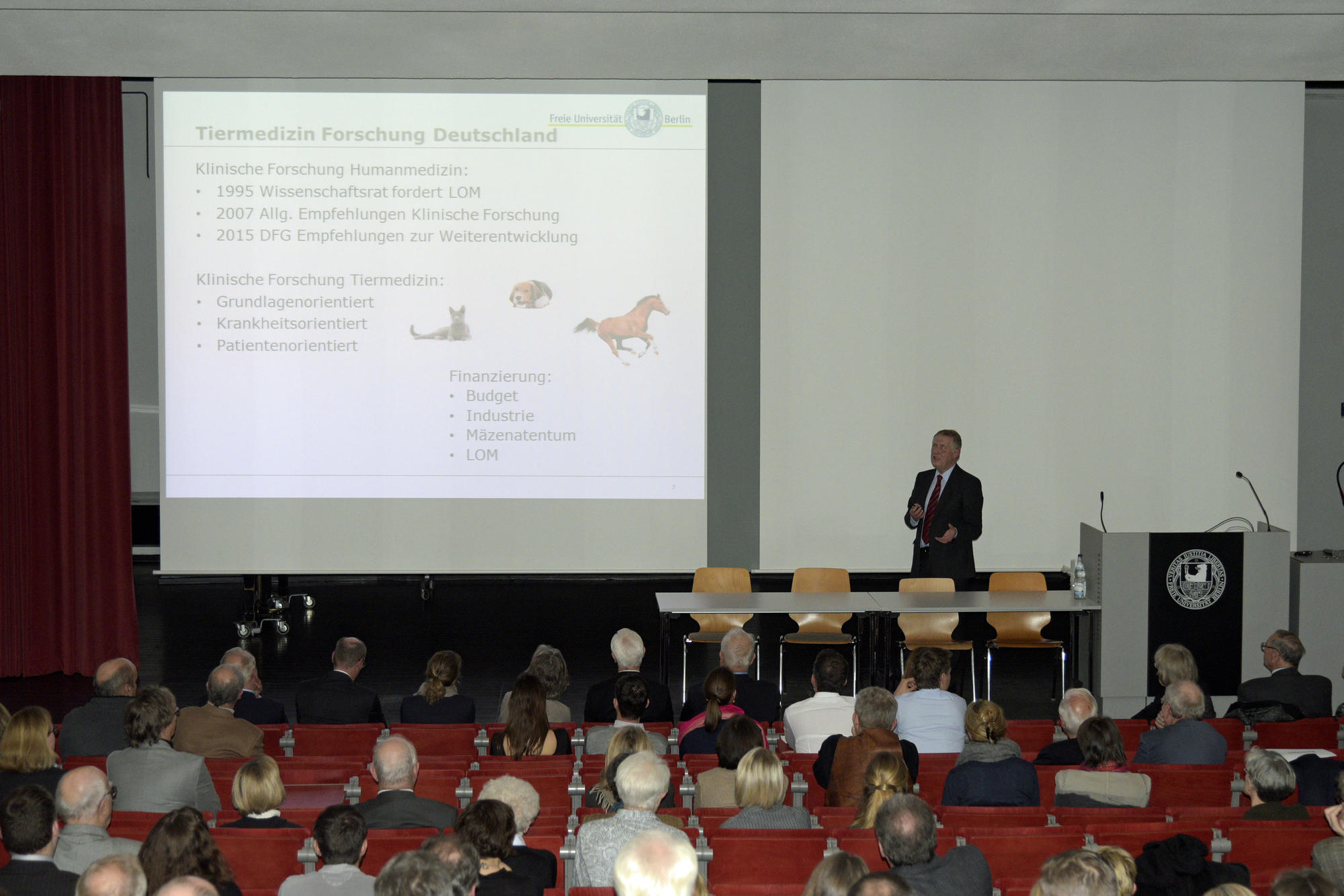 Leo Brunnberg während seiner Abschiedsvorlesung.