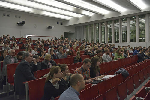 Der Europa-Dialog im Henry-Ford-Bau der Freien Universität war gut besucht, er wurde zusätzlich via Live-Stream ins Internet übertragen.