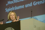 Bundesbildungsministerin Johanna Wanka im Henry-Ford-Bau der Freien Universität Berlin anlässlich der Hochschulrektorenkonferenz: „An erster Stelle steht die Freiheit der Wissenschaft.“