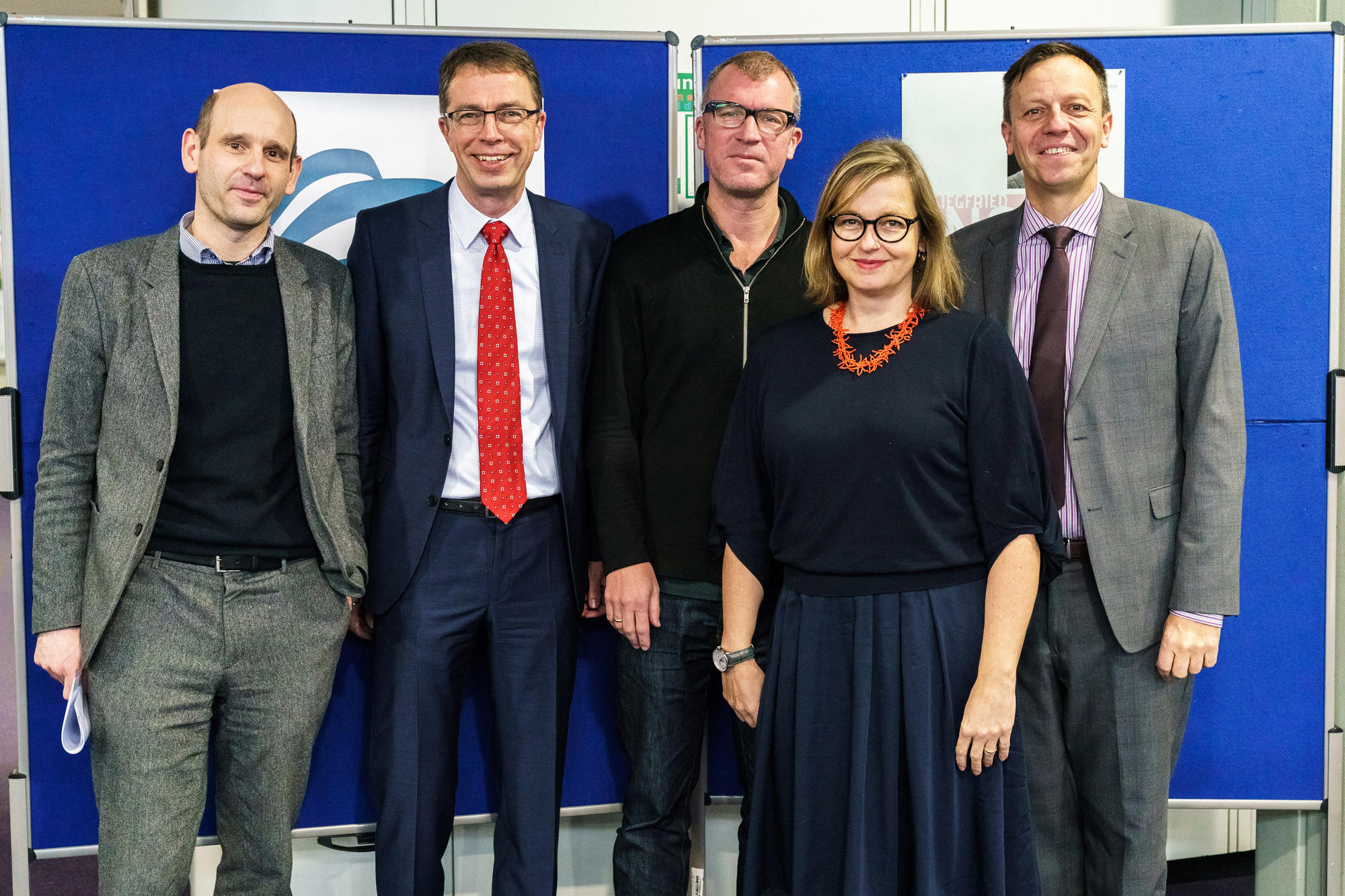 (v. l. n. r.) Suhrkamp-Verleger Dr. Jonathan Landgrebe, Prof. Dr. Paul Nolte, DHC, Andreas Maier, Prof. Dr. Anita Traninger, DHC, Vizepräsident Prof. Dr. Klaus Mühlhahn.