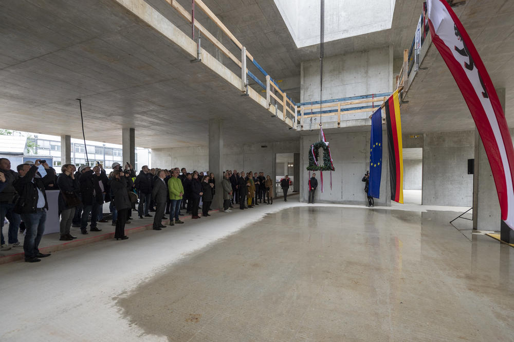 Schneller Baufortschritt: Zwischen Grundsteinlegung und Richtfest lagen nur acht Monate.