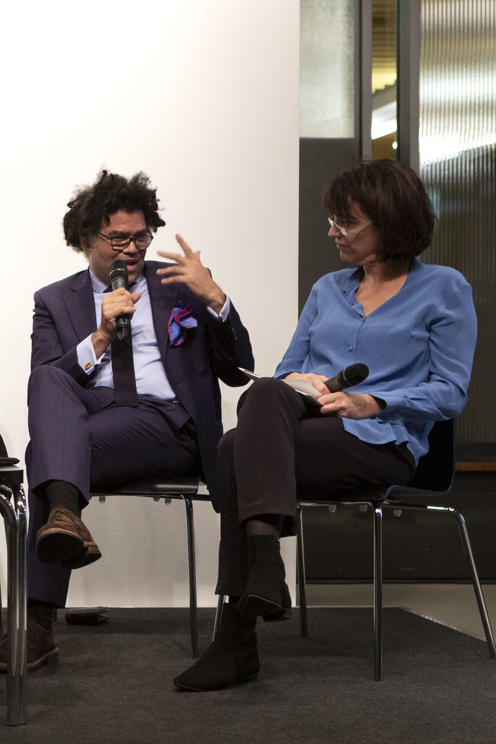 Moderatorin Jutta Müller-Tamm, Direktorin der Friedrich-Schlegel-Graduiertenschule, mit Ijoma Mangold, Die ZEIT.