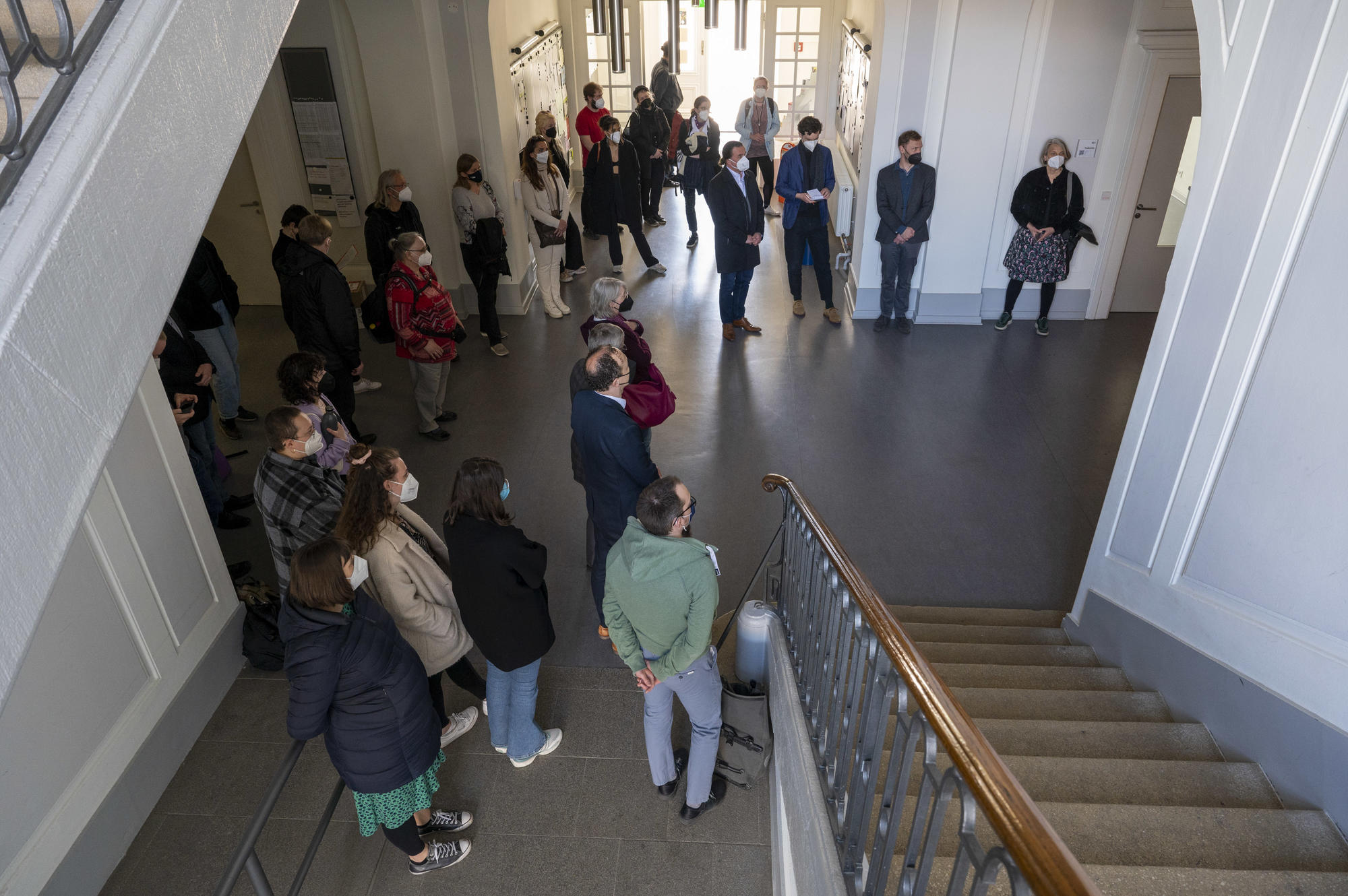 Blick ins Foyer des Hahn-Meitner-Baus. Dort fand die Gedenkveranstaltung statt.
