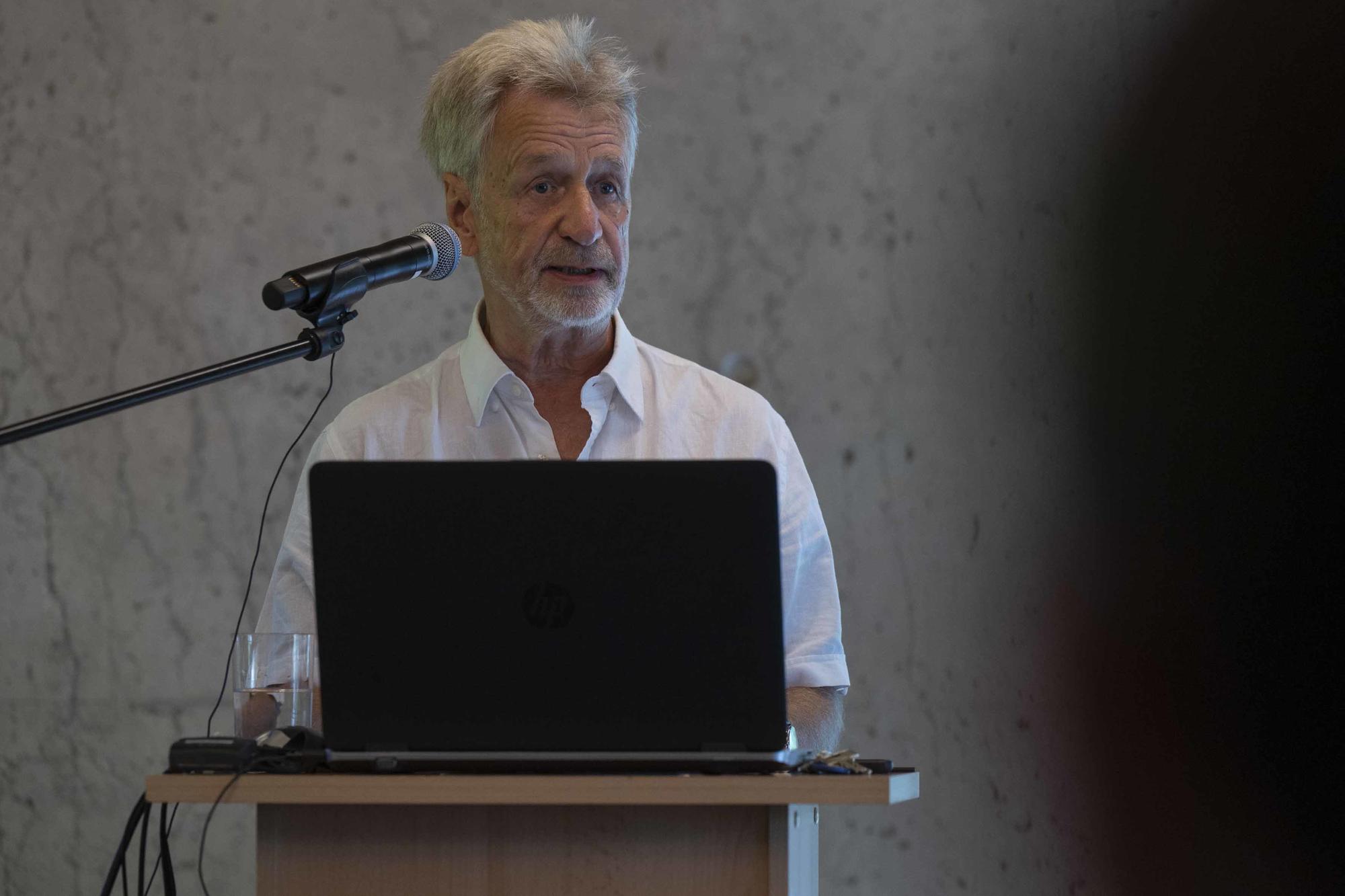 Rolf Busch war im April 1972 erster Leiter des Weiterbildungszentrums der Freien Universität und blieb es bis 2008.