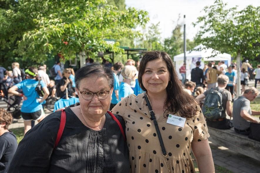 Kaisa Haapa-aho, Development Manager, Universitätsbibliothek der Tampere University, Finnland (links) und Minna Arekhau, Human Resources Specialist, von der University of Helsinki, ebenfalls Finnland.