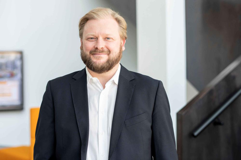 Marc-Oliver Schach, Absolvent der Publizistik- und Kommunikationswissenschaften und Nordamerikastudien, Senior Manager Interne Kommunikation.