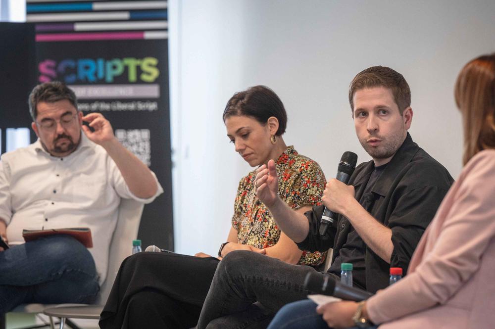 SPD-Generalsekretär Kevin Kühnert sprach mit der Journalistin Katharina Hamberger über die Ergebnisse der Europawahl, moderiert von Wahlforscher Professor Thorsten Faas und der promovierten Politikwissenschaftlerin Julia Reuschenbach.