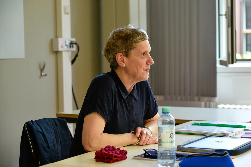 Ob im Pausenplausch oder beim Nachdenken über Kreativität, Felicitas Hoppe schüttelt spontan druckreife Antworten aus dem Ärmel.