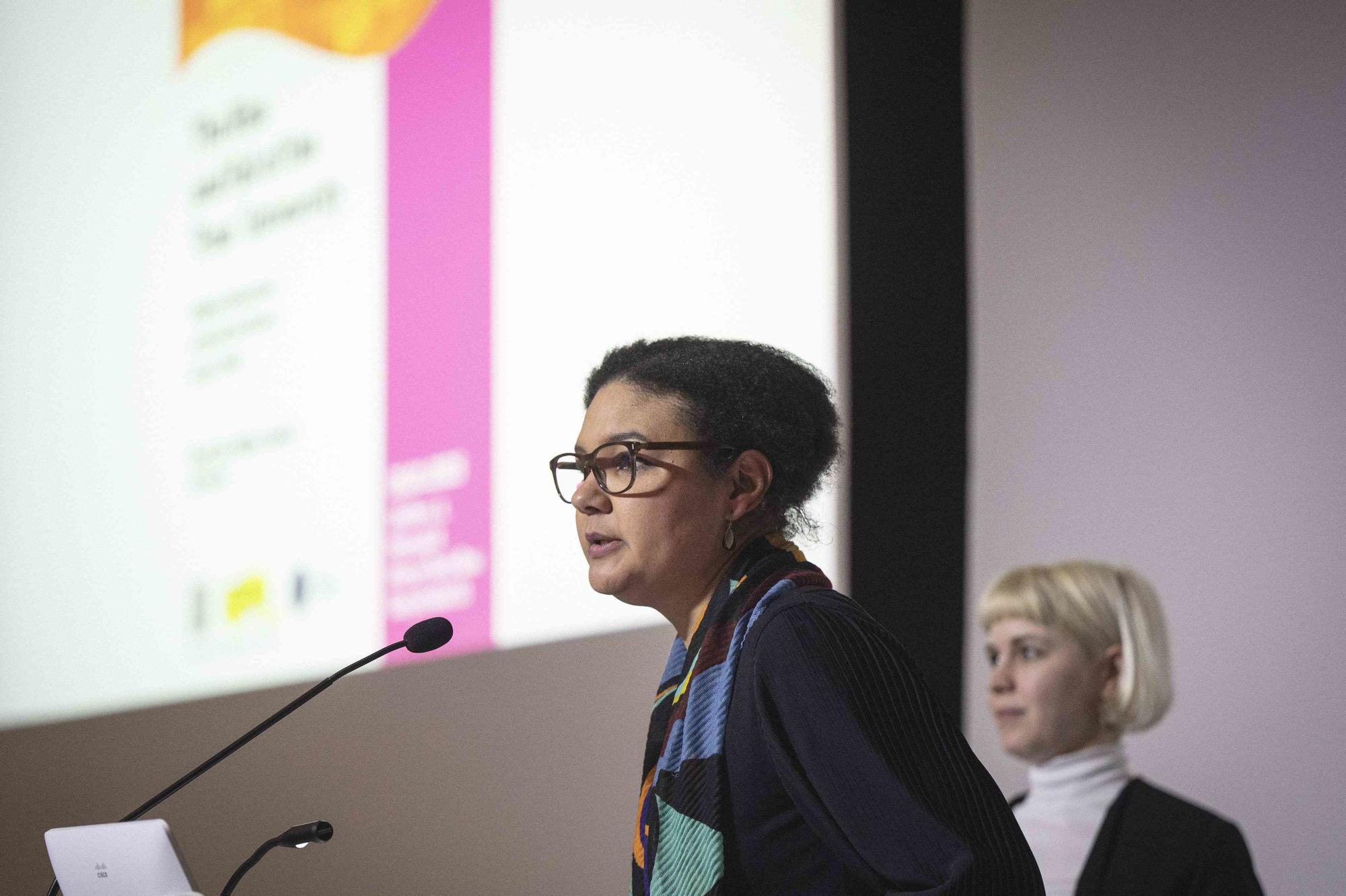 Dr. Manuela Bauche ist Leiterin des Erinnerungsortes Ihnestraße am Otto-Suhr-Institut für Politikwissenschaft und in dieser Funktion auch der Arbeitsstelle Universitätsgeschichte angegliedert.