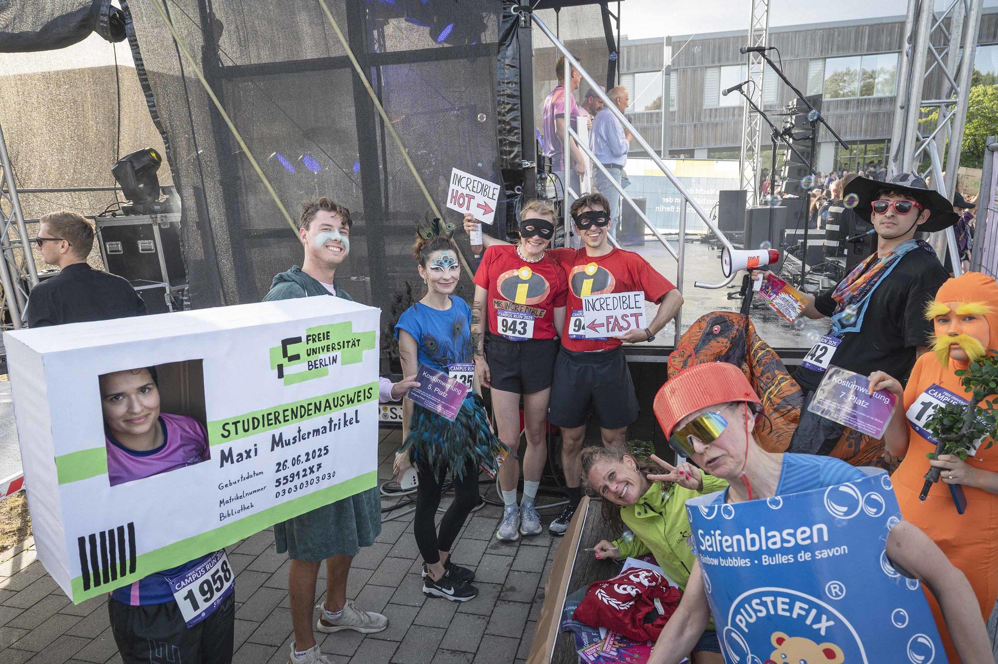 Keine Mühen gescheut, von allem was dabei: Mehrere Läufer*innen hatten sich trotz der Schwüle aufwendig verkleidet.
