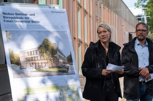 Vertreter*innen aus dem Architekturbüro heinlewischer erläuterten die Pläne.