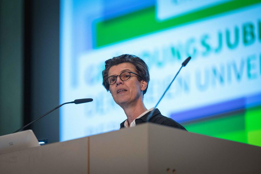 Carolin Emcke, vielfach ausgezeichnete Publizistin, sprach in ihrer Rede über „Varianten der Unfreiheit“.