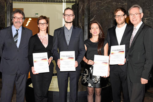 Preisverleihung (v.l.): Walter Krämer, Vorsitzender des Gutachtergremiums, Ivonne Lindlbauer, Preisträgerin Peter von der Lippe Gedenkpreis, Preisträger Stefan Stuth, Natalia Rojas-Perilla, Guido Schulz u. Dieter Sarreither, Präsident Stat.Bundesamt