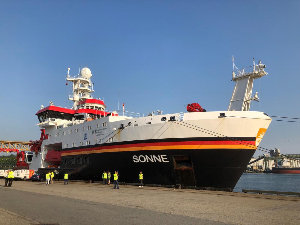 Vor dem Auslaufen der „Sonne“ am 30. Mai. Das Forschungsschiff soll am 5. Juli in Singapur ankommen.