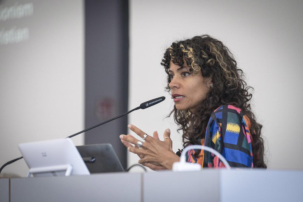 Emilia Roig warnte davor, Antizionismus mit Antisemitismus gleichzusetzen.