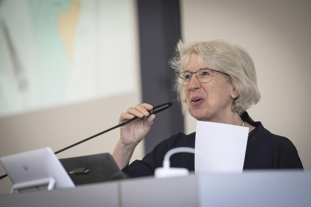 Die emeritierte Professorin Gudrun Krämer vom Institut für Islamwissenschaft der Freien Universität begrüßte das Publikum, stellte die Referentin vor und führte ins Thema ein.