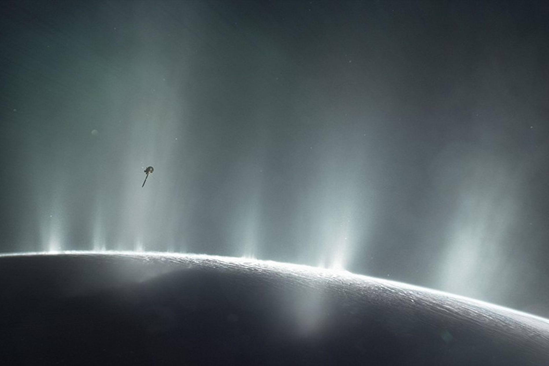 Die künstlerische Darstellung zeigt, wie die Cassini-Raumsonde die Eisvulkane des Enceladus untersucht.