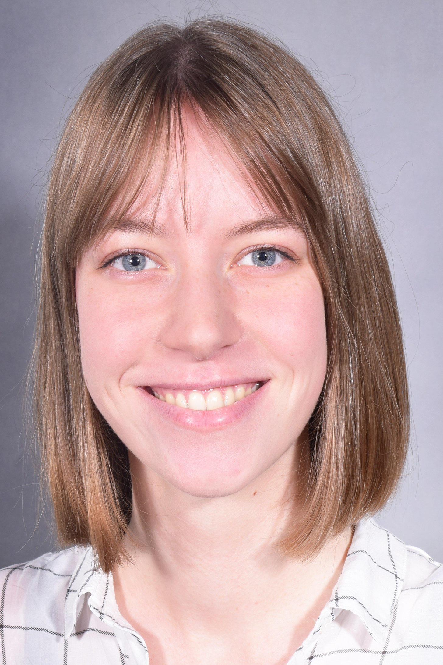 Mit Vorurteilen aufzuräumen, ist ein Ziel, das Ina Fendel als studentische Mitarbeiterin im MINToring-Programm erreichen möchte. Sie selbst studiert Informatik.