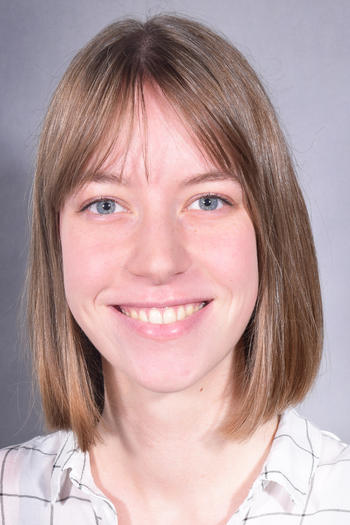 Mit Vorurteilen aufzuräumen, ist ein Ziel, das Ina Fendel als studentische Mitarbeiterin im MINToring-Programm erreichen möchte. Sie selbst studiert Informatik.