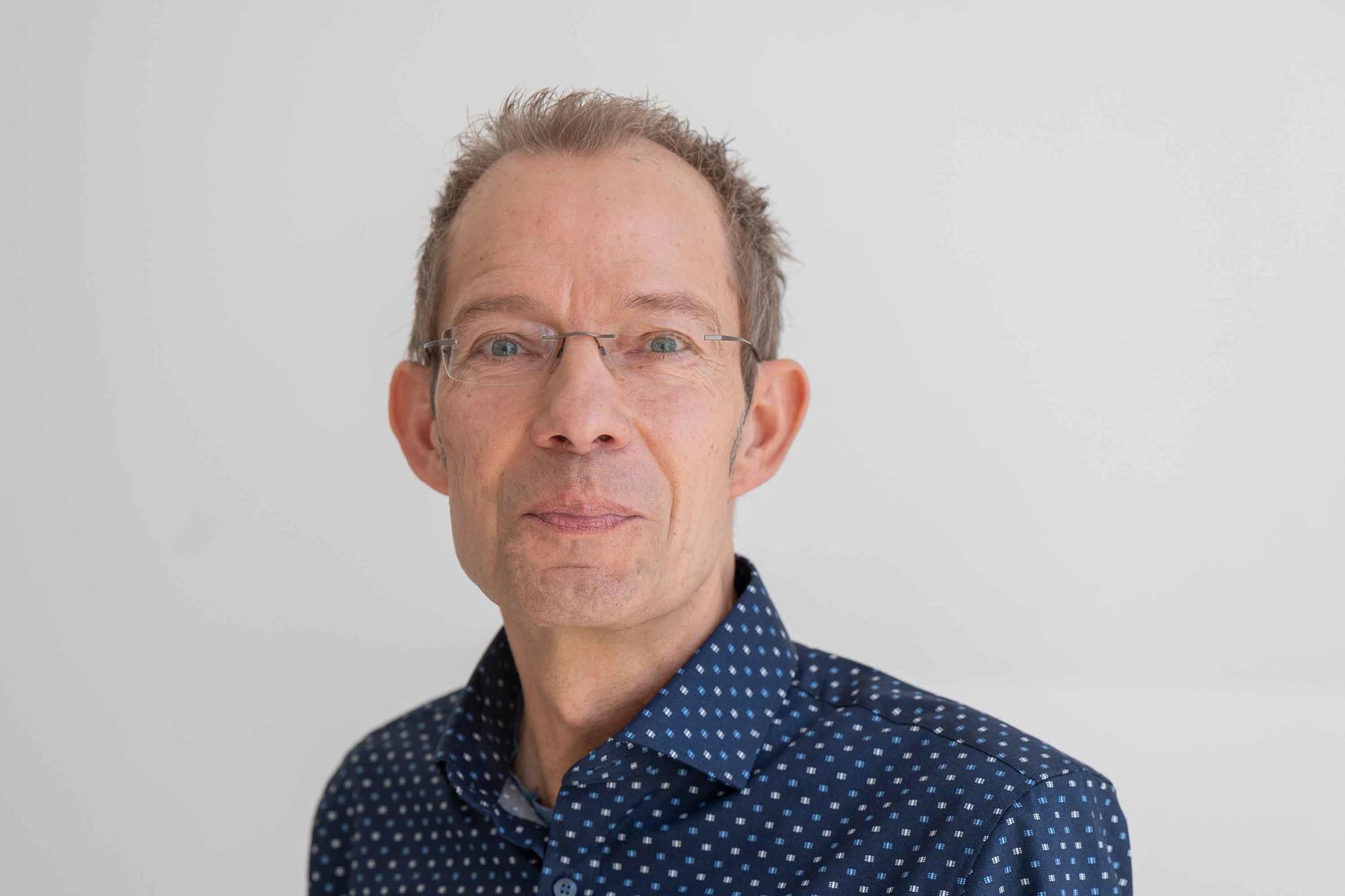 Sven Chojnacki ist Vizepräsident für Studium und Lehre der Freien Universität und zuständig für die Lehrkräftebildung. Er leitet am Otto-Suhr-Institut den Arbeitsbereich „Friedens- und Konfliktforschung“ und ist Sprecher des Zentrums für interdiszipl