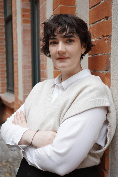 ... die Sinologin Aurica Liebing im Rahmen des Projekts „Campus trifft Schule: China-Kompetenz an Berliner Schulen“. Interessierte Schulen können sich direkt bei Aurica Liebing melden: aurica.liebing@fu-berlin.de