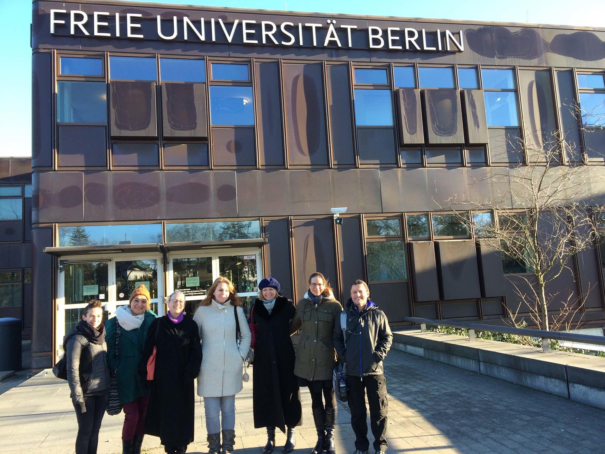Lehrende der HUJI im Austausch mit Kolleg*innen der FU, im Januar 2018.