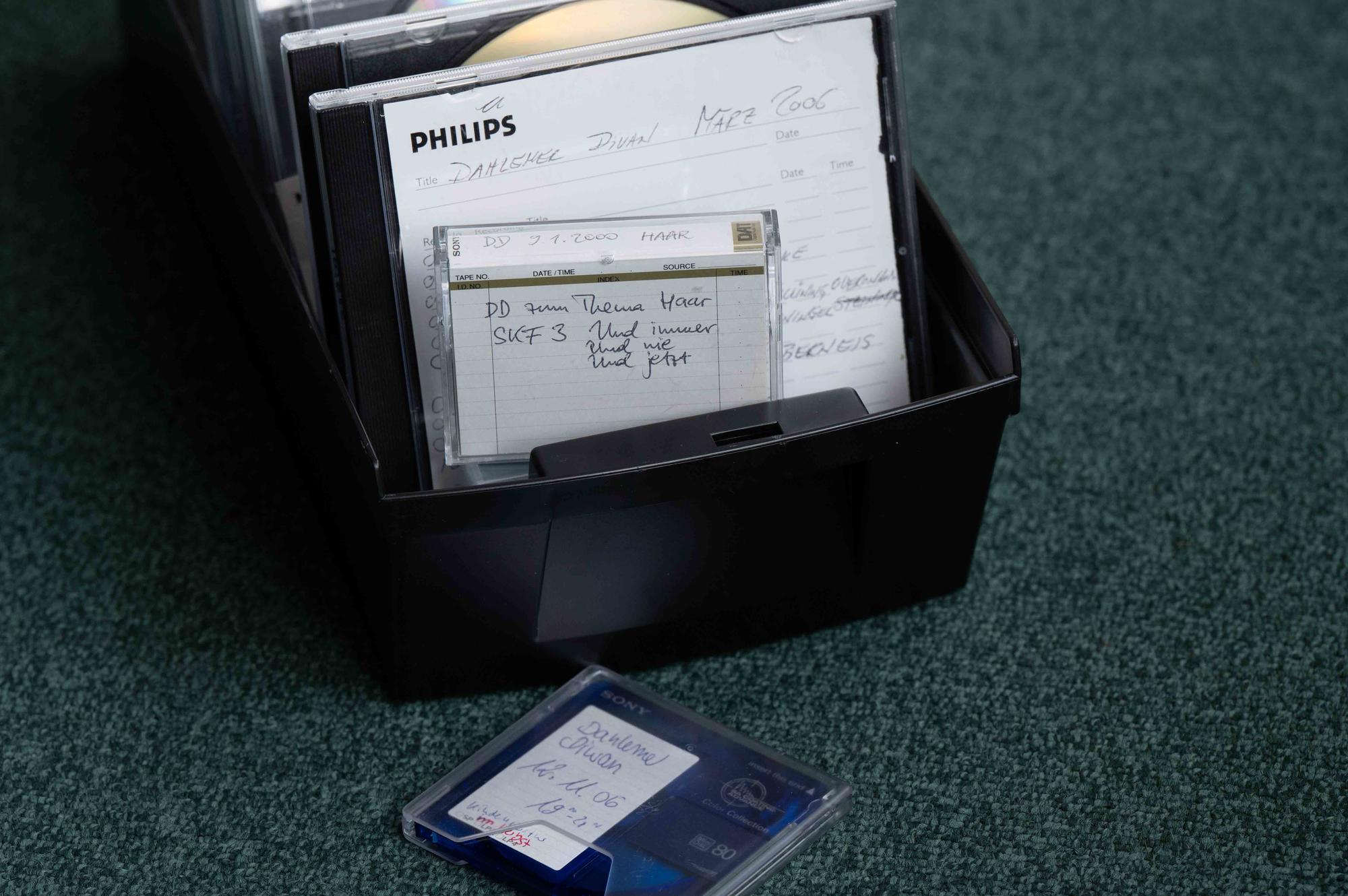 Das Material liegt auf Kassetten ...