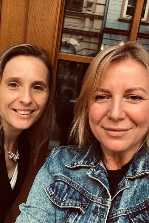 Grit Rother von der Freien Universität und Julianna Karaszkiewicz-Kobierzynska von der Uniwersytet Jagielloński in Krakau.