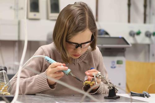 Der bundesweite Girls’Day findet an der Freien Universität bereits seit 2002 statt – hier im Fachbereich Physik.