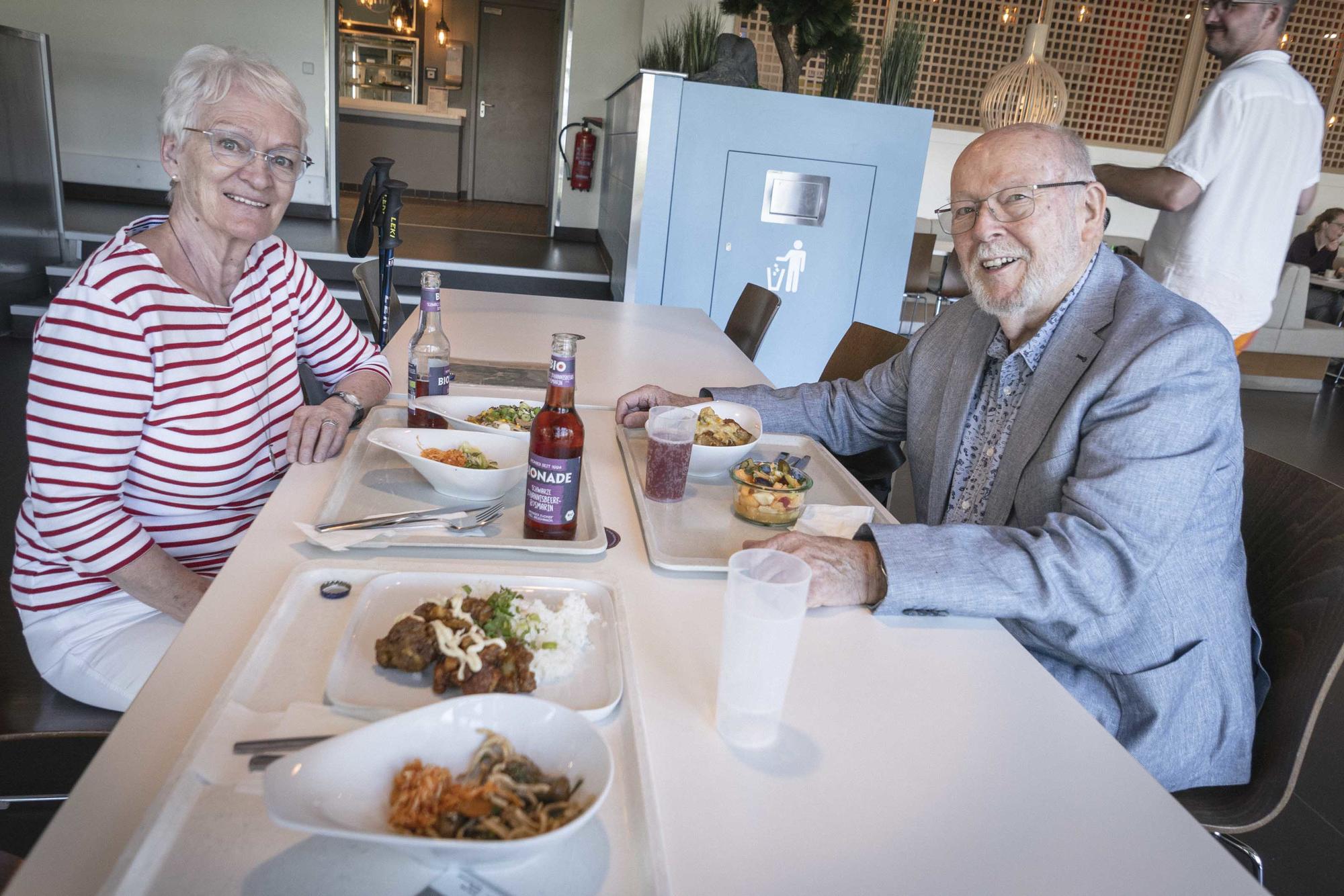 Ramen-Nudeln, Kürbis-Auflauf, Bionade – Angebot und Ambiente haben sich nach 60 Jahren stark verändert.