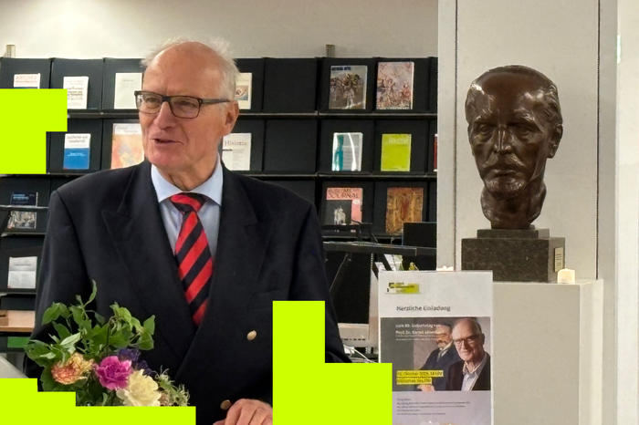 Bernd Sösemann berichtet in „fünf Worten“ über seinen wissenschaftlichen Werdegang und seine Zeit am FMI. Ein besonderer Dank gilt seiner Frau Britta Sösemann, die ihn in seiner Forschung immer unterstützt hat. Rechts: die Büste Friedrich Meineckes.