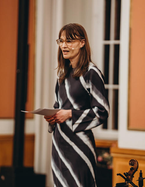 Moderatorin Nadine Kreuzahler führte kurzweilig durch den Abend