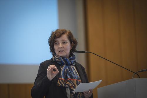 Der Erweiterte Akademische Senat wählte Andrea Güttner mit 55 von 55 Stimmen. Die Kanzlerin hatte die Geschäfte bereits kommissarisch geführt.