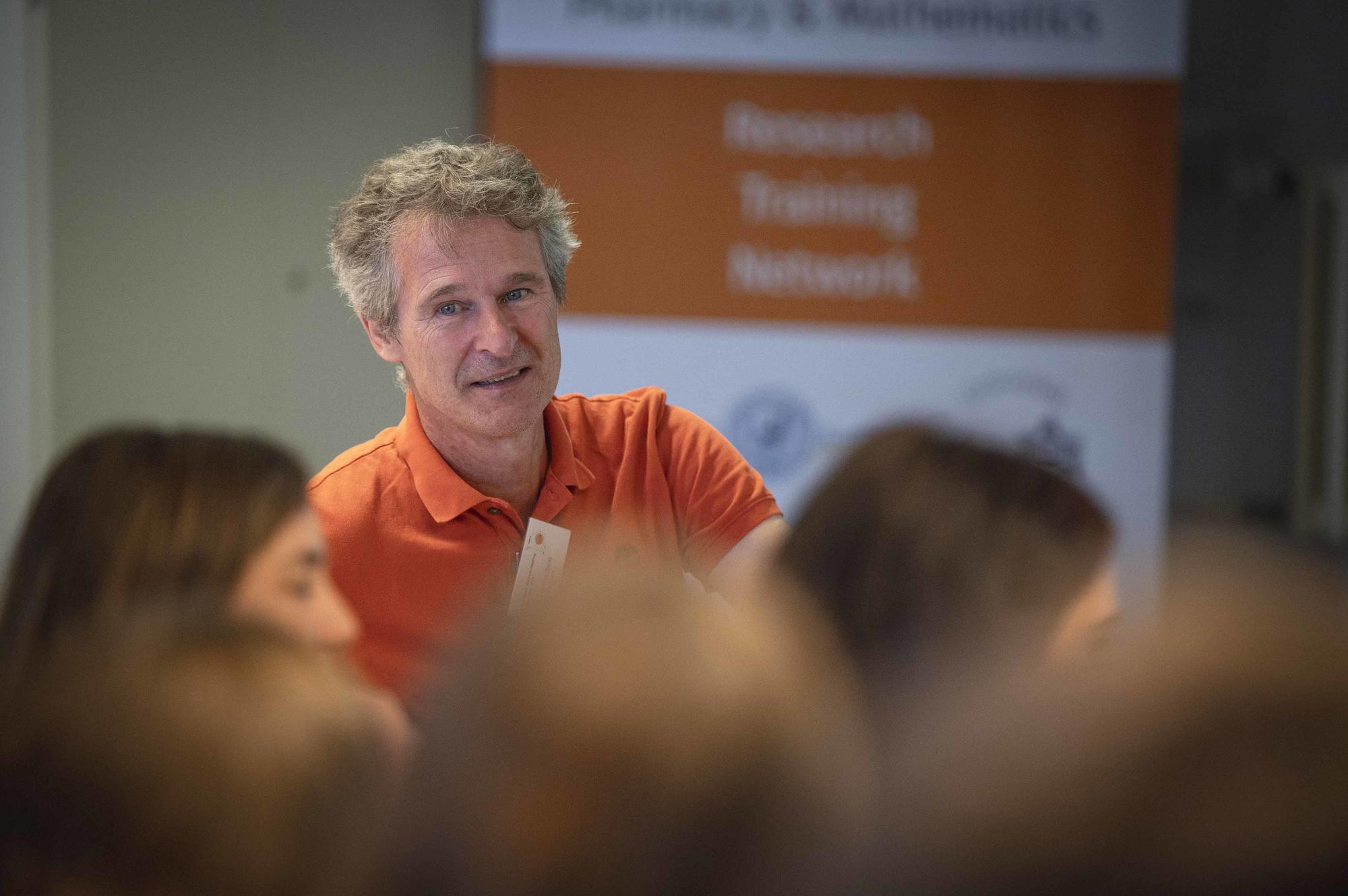 Professor Huisinga notes that during the PharMetrX program doctoral researchers develop a shared, interdisciplinary language that they use to solve problems together – a language that goes beyond the subject-specific language of their disciplines.