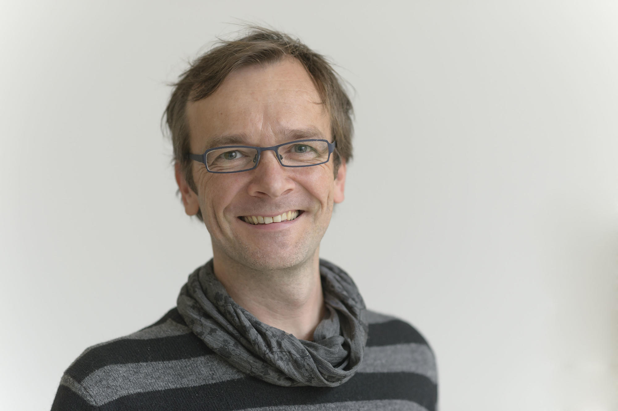 Henning Rust says it is necessary to translate the question “How will the weather be?” into “What will the weather do?”