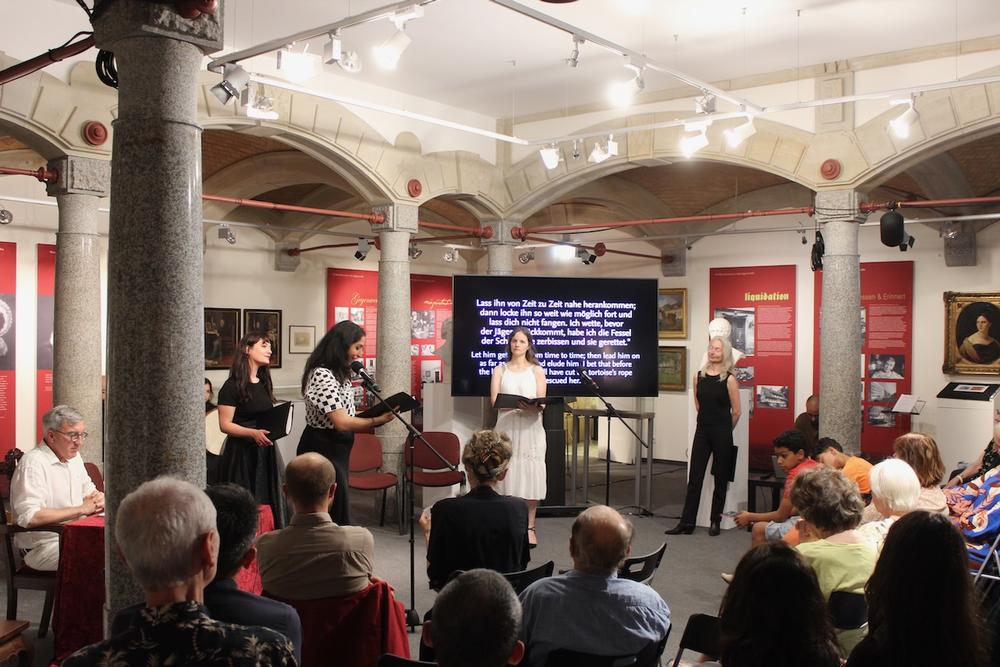 Performance of an episode from Kalīla wa-Dimna in the Mendelssohn House on Gendarmenmarkt in Berlin.