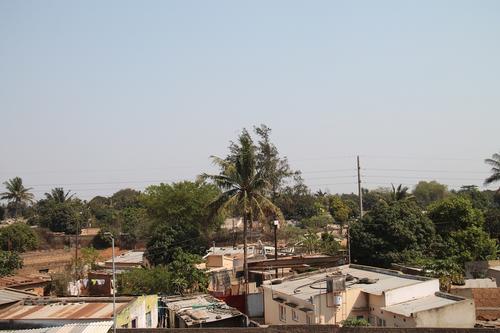 The apprentice IT specialists are spending two weeks in Maputo to build a campus network at a vocational college.