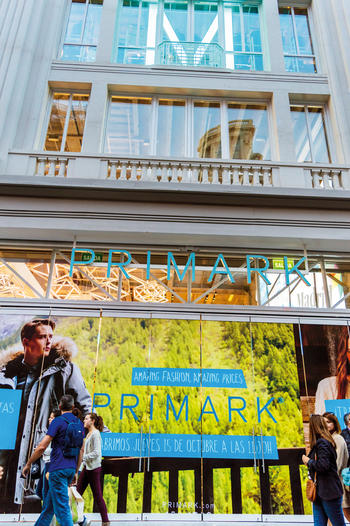 Die schlechten Arbeitsbedingungen in Bangladesch haben kaum Einfluss auf Konsumenten – und daher auch nur wenig Konsequenzen für Anbieter von Discount-Kleidung.