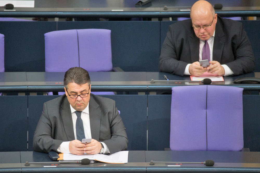 Den richtigen Ton in den Posts treffen und in den sozialen Netzwerken aktuelle Kommentare liefern – so kann man sich als feste Größe etablieren.