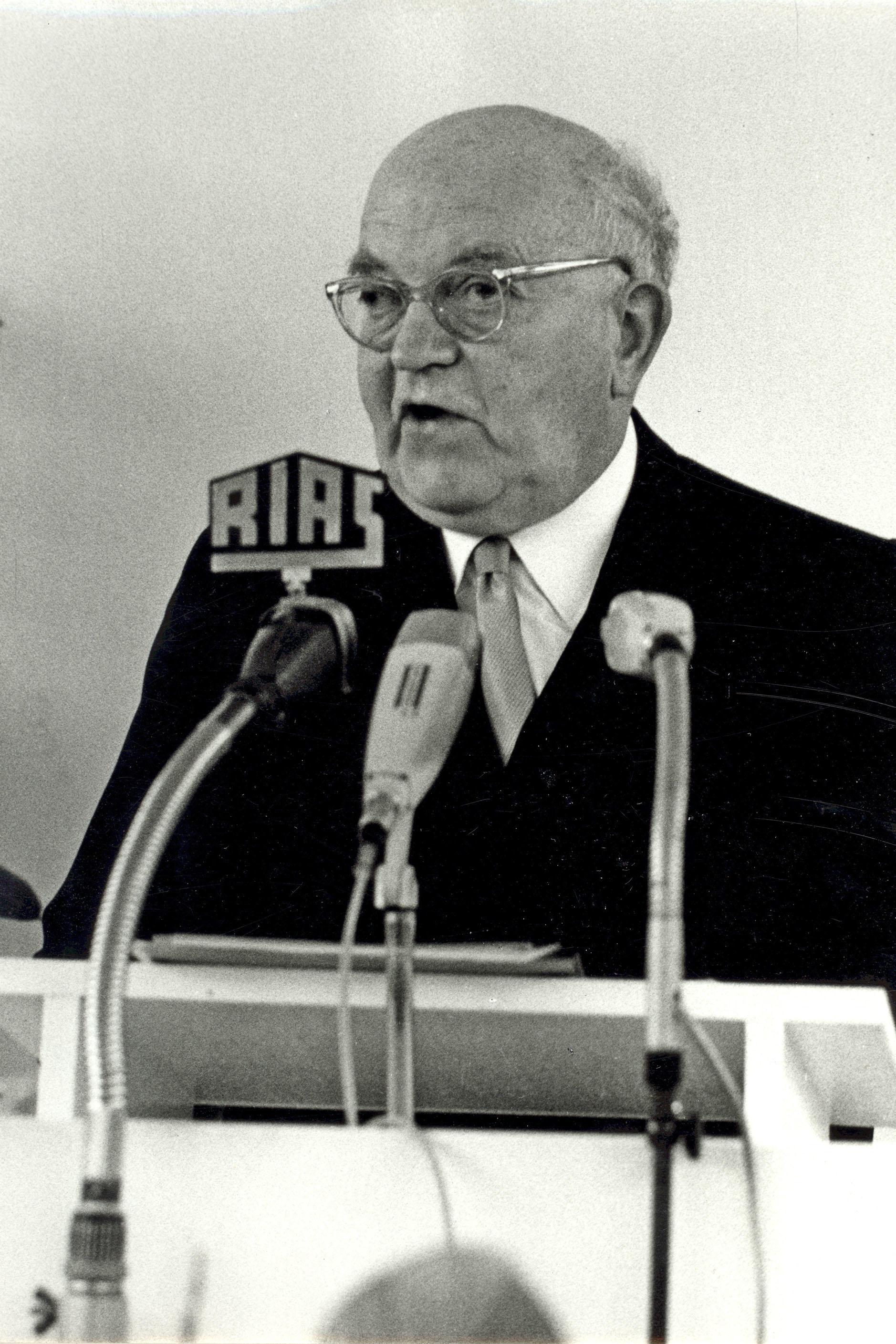 Prominenter wie scharfzüngiger Kritiker des Nationalsozialismus: der Jurist und Politologe Ernst Fraenkel.