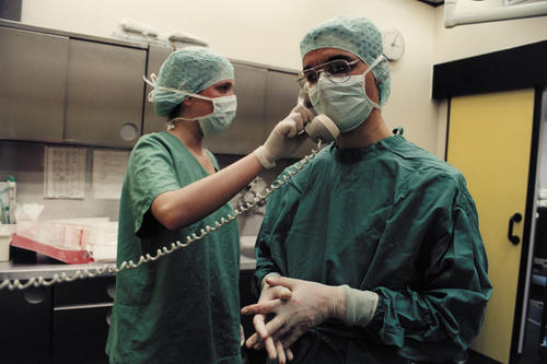 Auch in der medizinischen Forschung und Praxis ist Teamarbeit ein Muss.