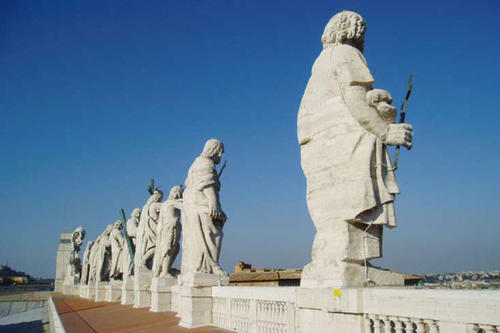 Die römisch-katholische Kirche hat zwar den Kanon mit den Kirchen der Orthodoxie gemeinsam, nicht aber mit denen der Reformation.