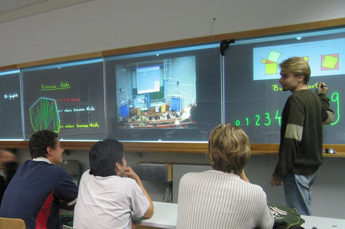 Elektronische Kreide im Einatz: Der International Council diskutiert über die Perspektiven der Digitalisierung und des Internets für Forschung und Lehre.