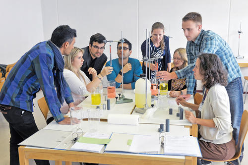 Praxisseminar in der Physikdidaktik: Lehramtsstudierende planen gemeinsam eine Lernumgebung für den Unterricht im Schülerlabor PhysLab der Freien Universität.