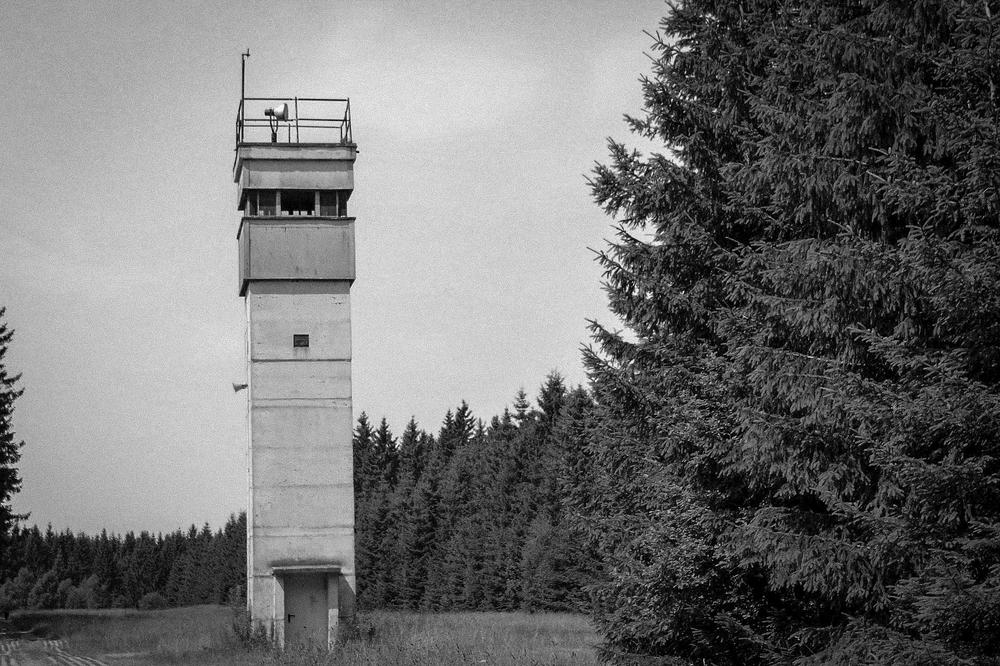 Der Forschungsverbund SED-Staat der Freien Universität Berlin untersucht gescheiterte Fluchtversuche von DDR-Bürgern an den Grenzen des ehemaligen Ostblocks.