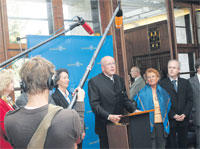 Im Fokus der Medien: Erste Stellungnahme des Präsidenten Dieter Lenzen zum erfolgreichen Abschneiden der Freien Universität im Exzellenzwettbewerb