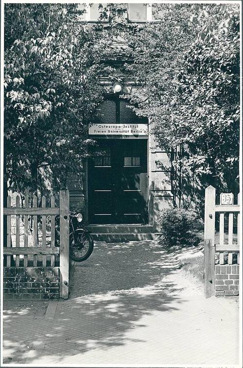 The Institute for East European Studies was located at Ehrenberg Strasse 35.