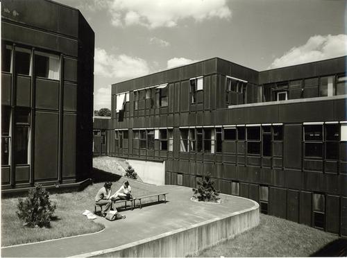 Die Rostlaube an der Habelschwerdter Allee 45