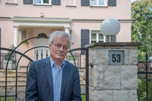 The founding director of the Environmental Policy Research Center, Professor Martin Jänicke